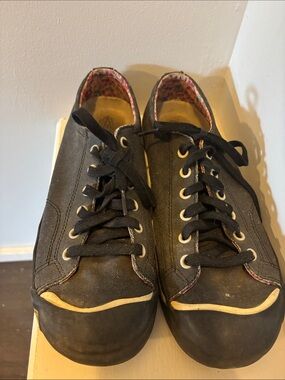 Women’s Keen Casual Black Sneakers 9.5